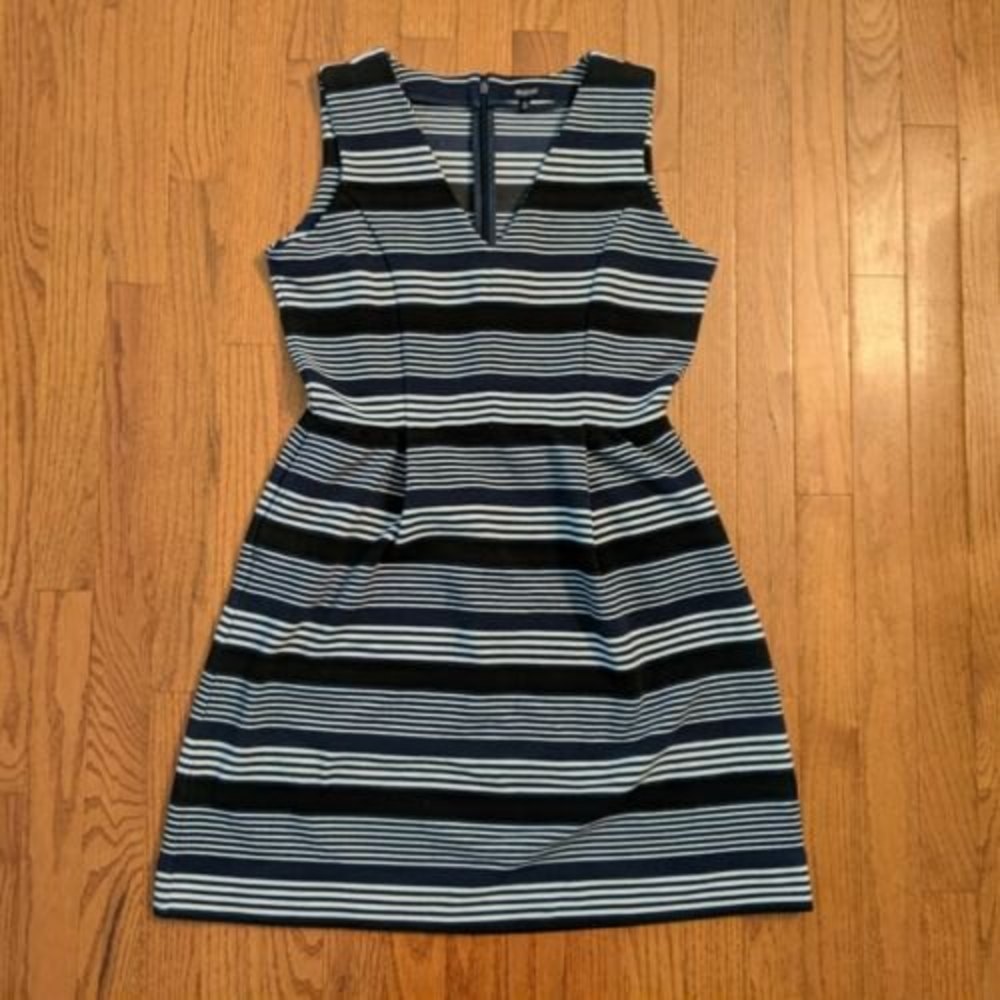 Madewell Size M Black, White & Navy Sleeveless Dress with Pockets